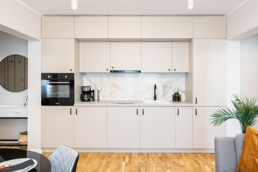 Sunny 2Br Flat - Top Location - Stunning Views 布加勒斯特 外观 照片